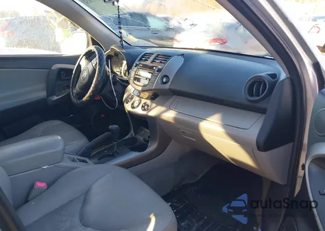 2006 Toyota Rav4 Limited z USA, uszkodzony, nr VIN JTMBD31V066013099